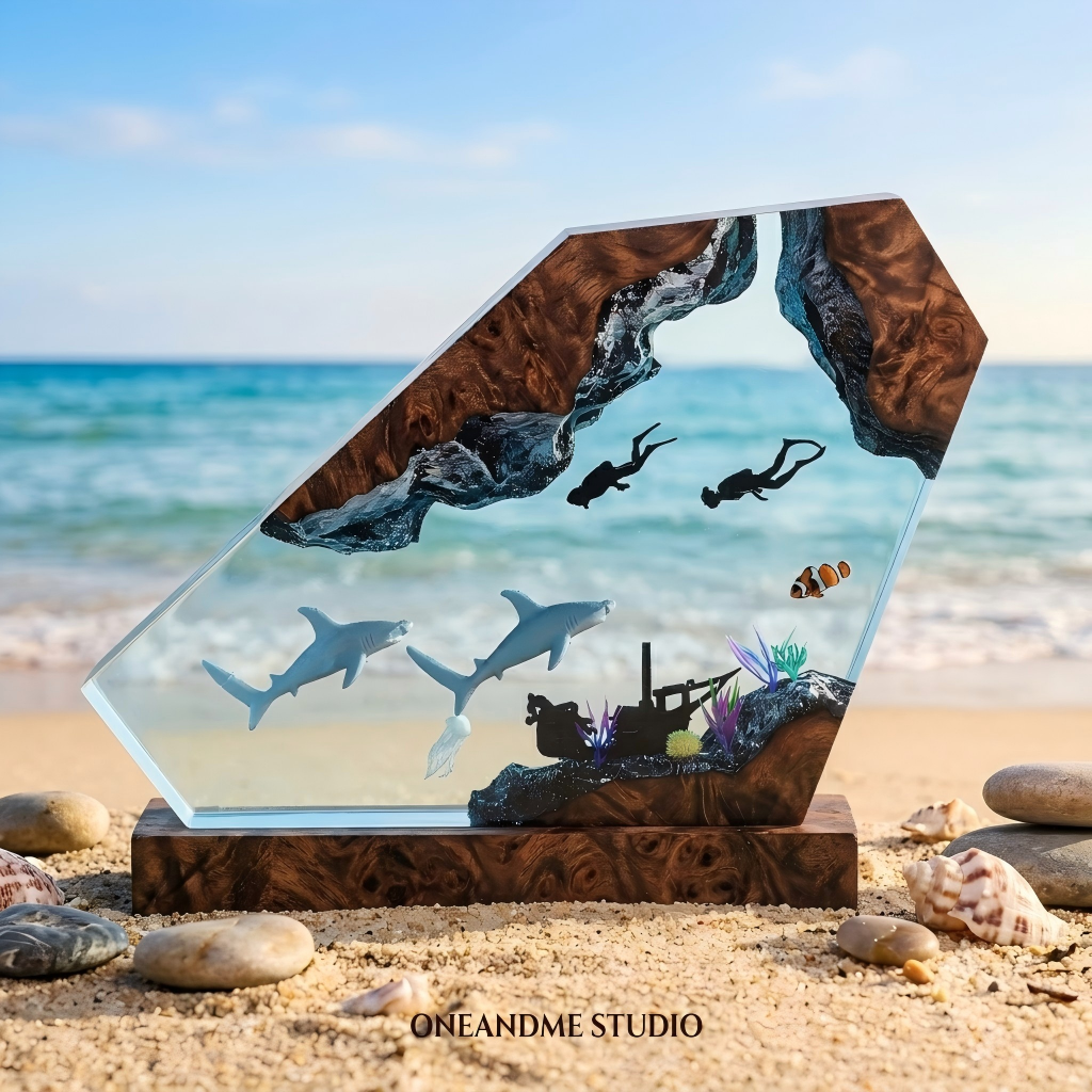 Shark & Shipwreck Ocean Resin Lamp - Diver Night Light